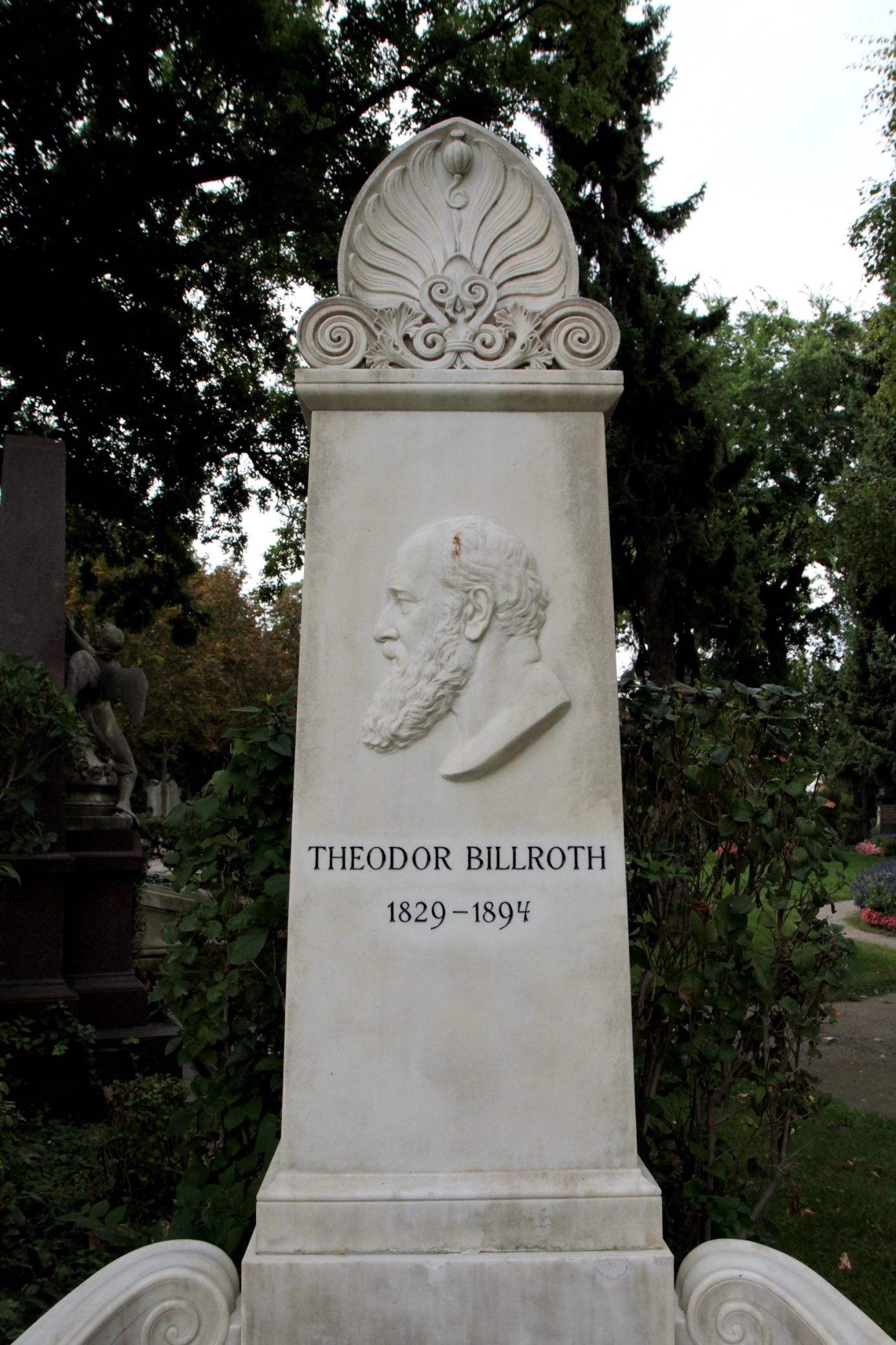 Theodor Billroth's tomb, Vienna - 02.JPG